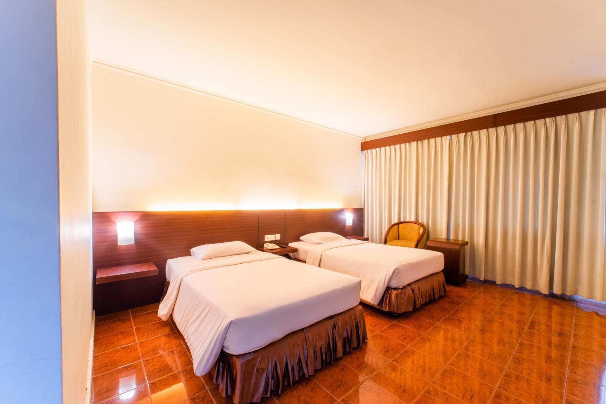Adika Hotel Bahtera Klandasan Kecil Kültér fotó